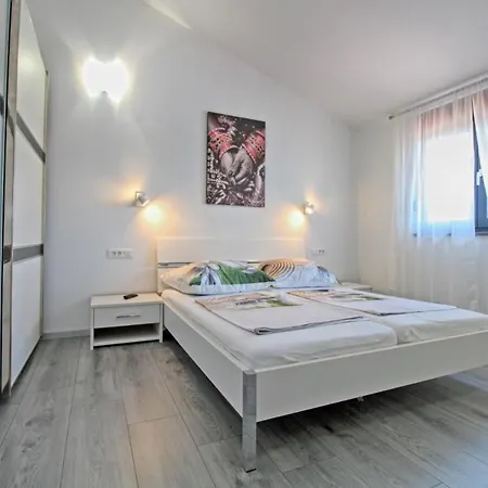 Family Friendly House With A Swimming Pool Galizana, Fazana - 20593 *