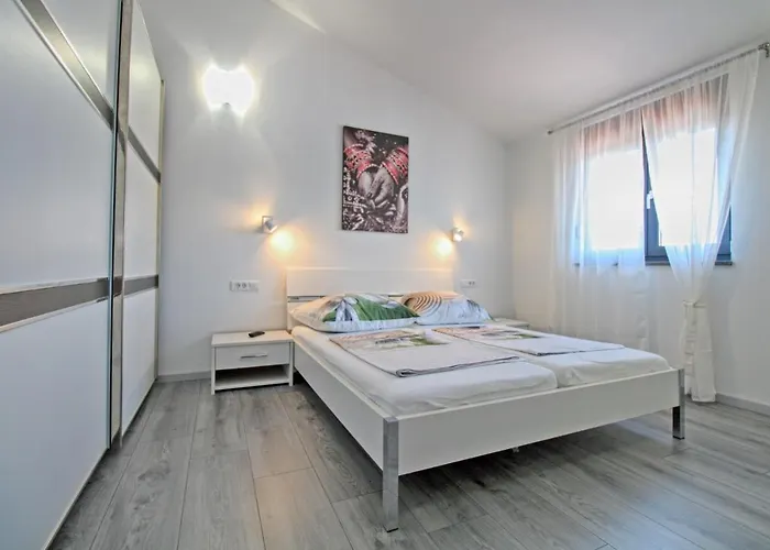 Family Friendly House With A Swimming Pool Galizana, Fazana - 20593 *