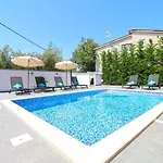 Family Friendly House With A Swimming Pool Galizana, Fazana - 20593 Galižana
