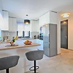 Сasa de vacaciones Family Friendly House With A Swimming Pool Galizana, Fazana - 20593