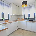 Сasa de vacaciones Family Friendly House With A Swimming Pool Galizana, Fazana - 20593