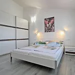 Сasa de vacaciones Family Friendly House With A Swimming Pool Galizana, Fazana - 20593 *