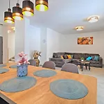 Сasa de vacaciones Family Friendly House With A Swimming Pool Galizana, Fazana - 20593 Galižana