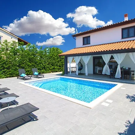 Family Friendly House With A Swimming Pool Galizana, Fazana - 20593 Prázdninový dům Galižana