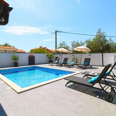 Family Friendly House With A Swimming Pool Galizana, Fazana - 20593