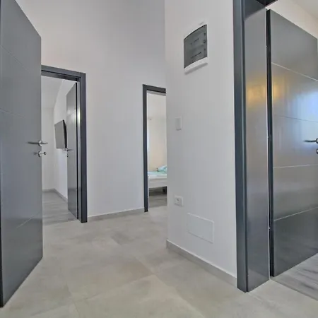 Family Friendly House With A Swimming Pool Galizana, Fazana - 20593 Сasa de vacaciones *