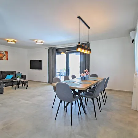 Family Friendly House With A Swimming Pool Galizana, Fazana - 20593 *