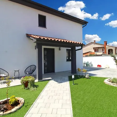 Family Friendly House With A Swimming Pool Galizana, Fazana - 20593 Dom wakacyjny Galižana